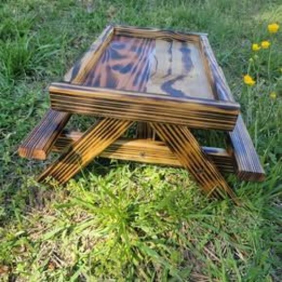 Chick Nic Picnic Table Chickens Small Animals 13x16x7" - Picture 2 of 3